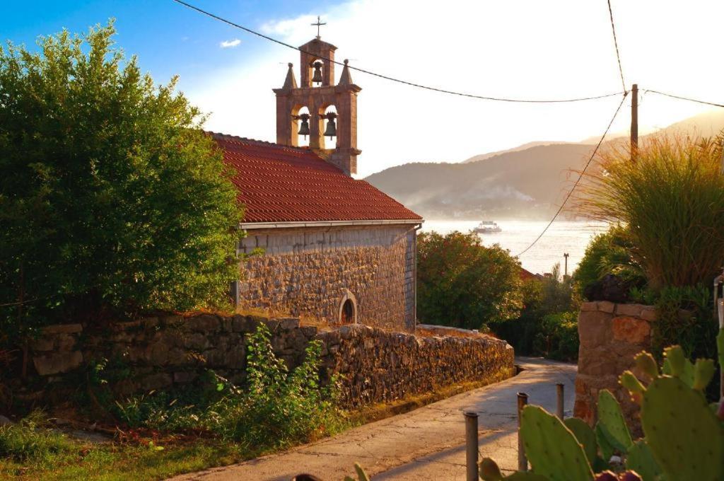 Apartmani Vesna Tivat Exteriör bild