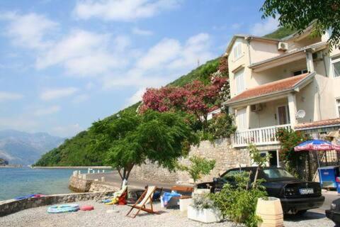 Apartmani Vesna Tivat Exteriör bild